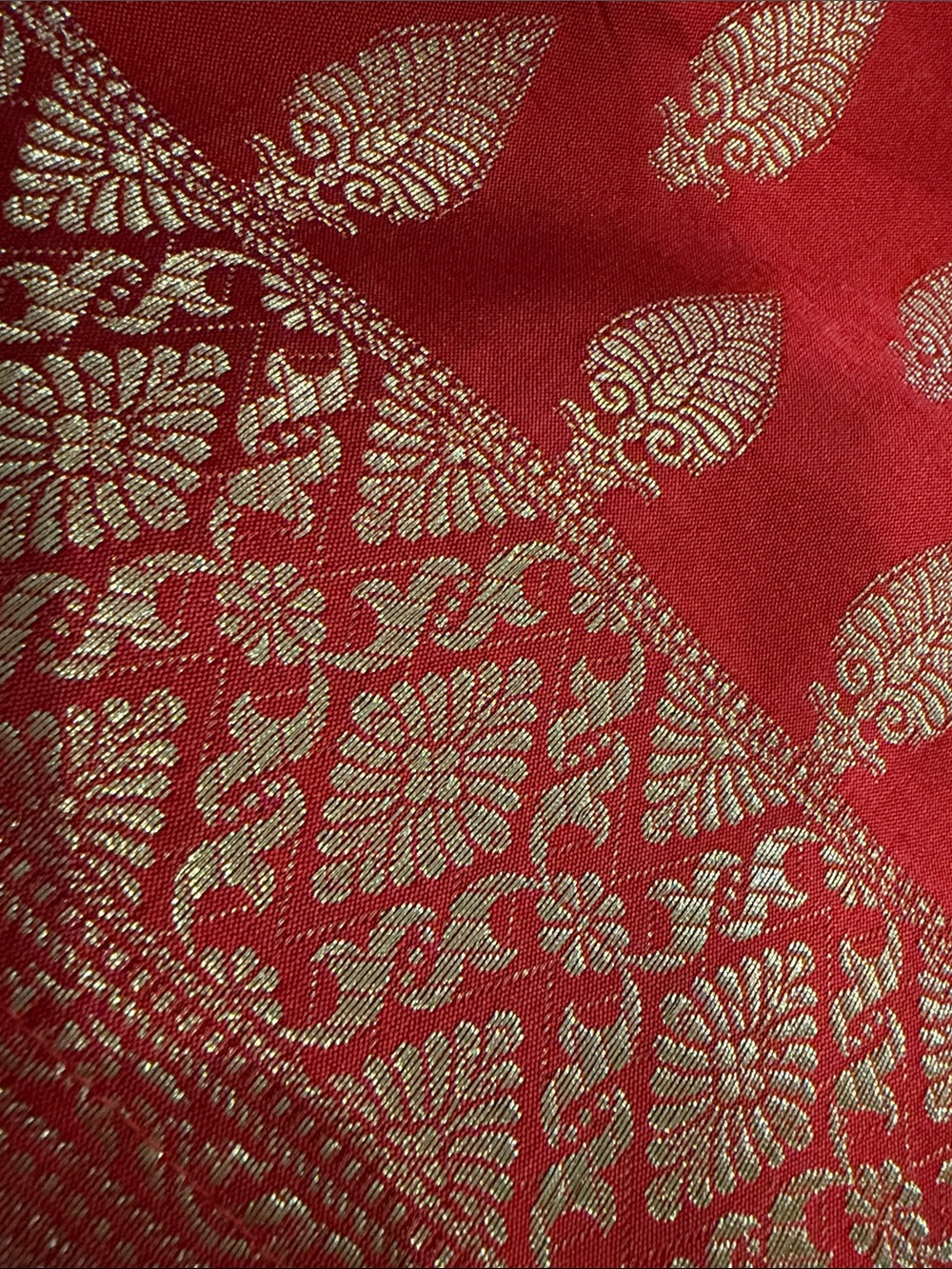 Beautiful silk suit 😍 - Picture 4 of 5